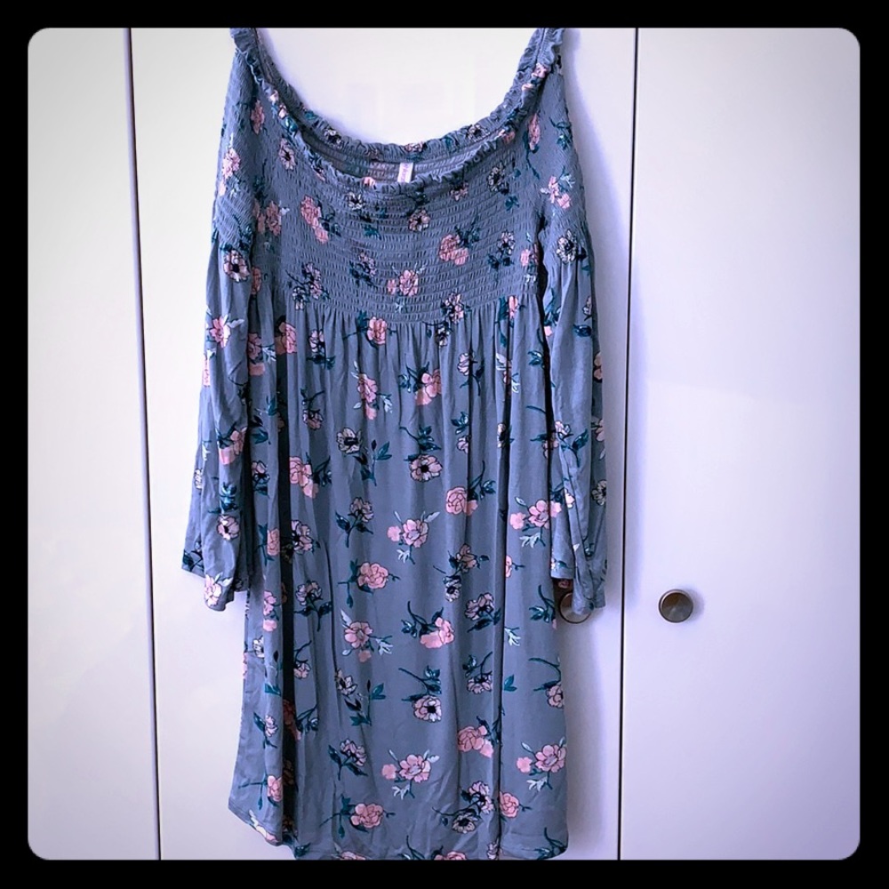 Xhilaration off the should sun dress